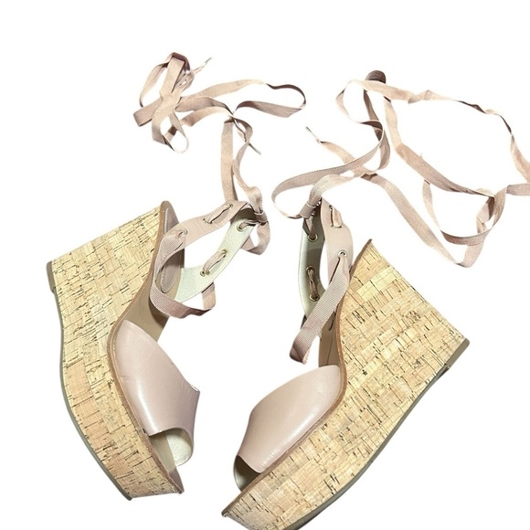 Chic TOPSHOP Tan Leather Sandals - Picture 2 of 5